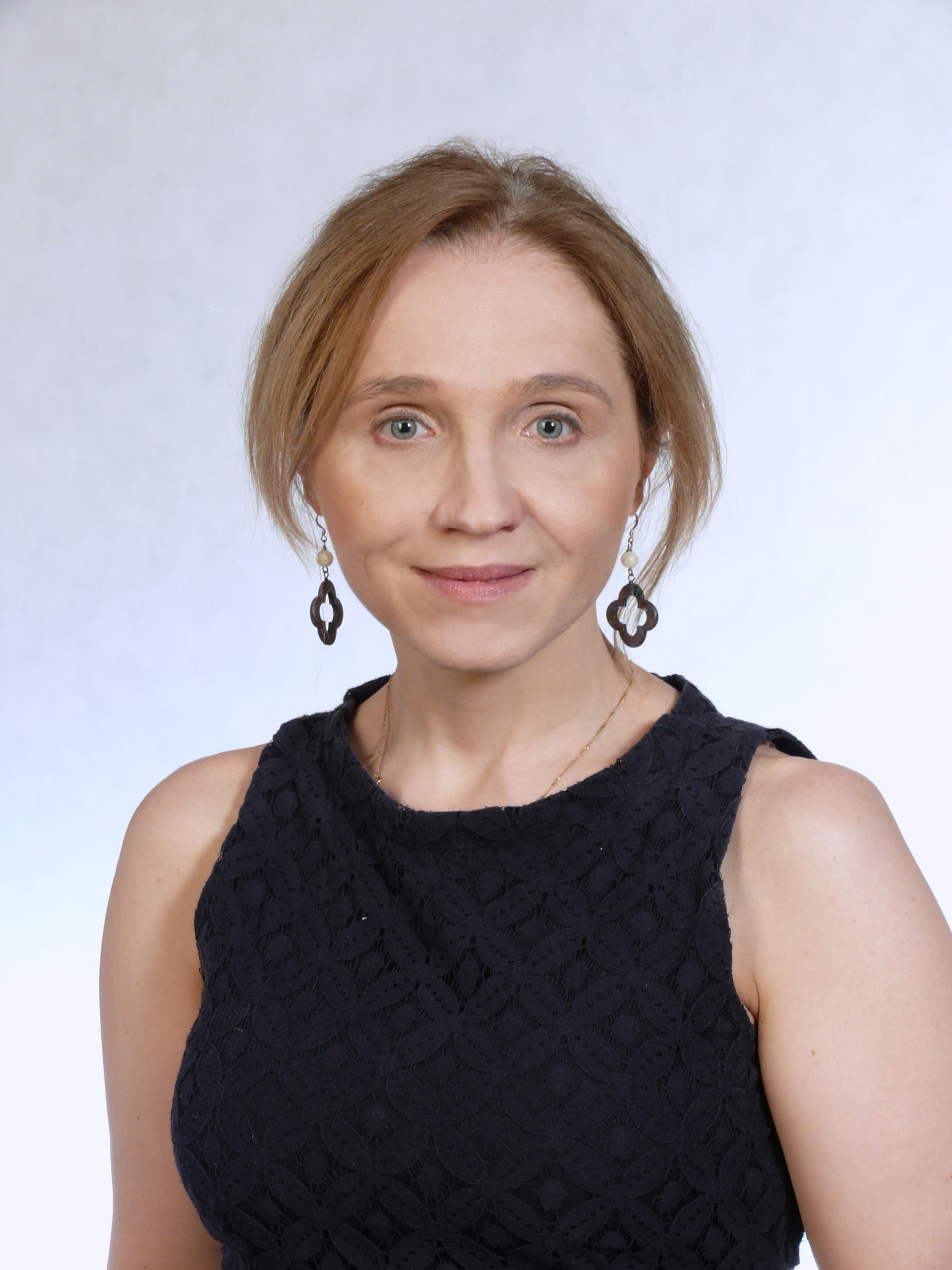 dr hab. Bernadetta  Janusz
